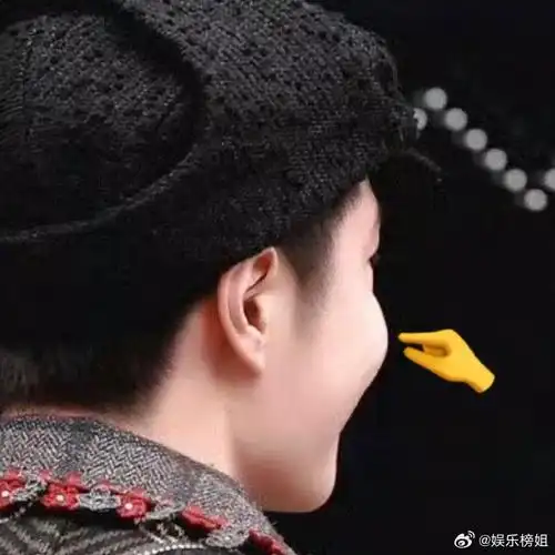 王一博脸颊肉回来了