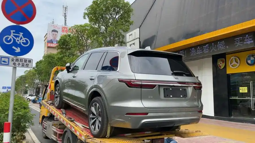 【佰事德汽贸】  20款 理想one  增程6座 到店90  欢迎到店品鉴09