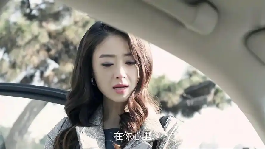 守婚如玉:三分钟路程,丈夫却迟迟没来,妻子去查看却见扎心一幕