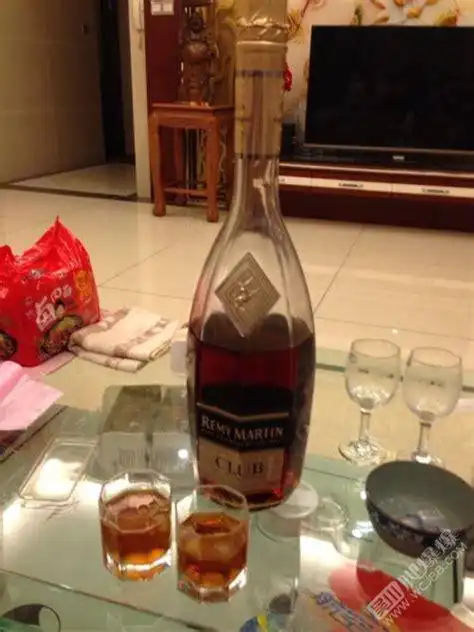 喝酒照片真实只拍酒 (第1页) - 要无忧健康图库