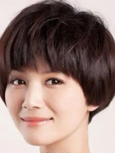 大脸适合什么发型?这6款短发发型修颜又显瘦