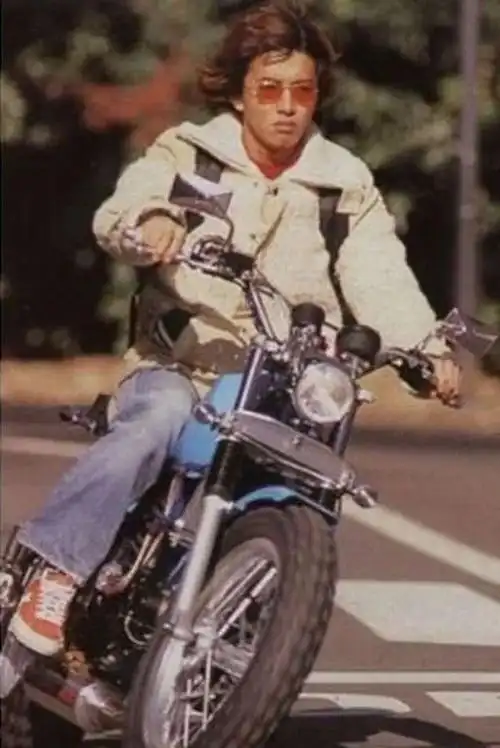 王一博和木村拓哉都爱,聊聊最近掀起的这阵"头盔热".