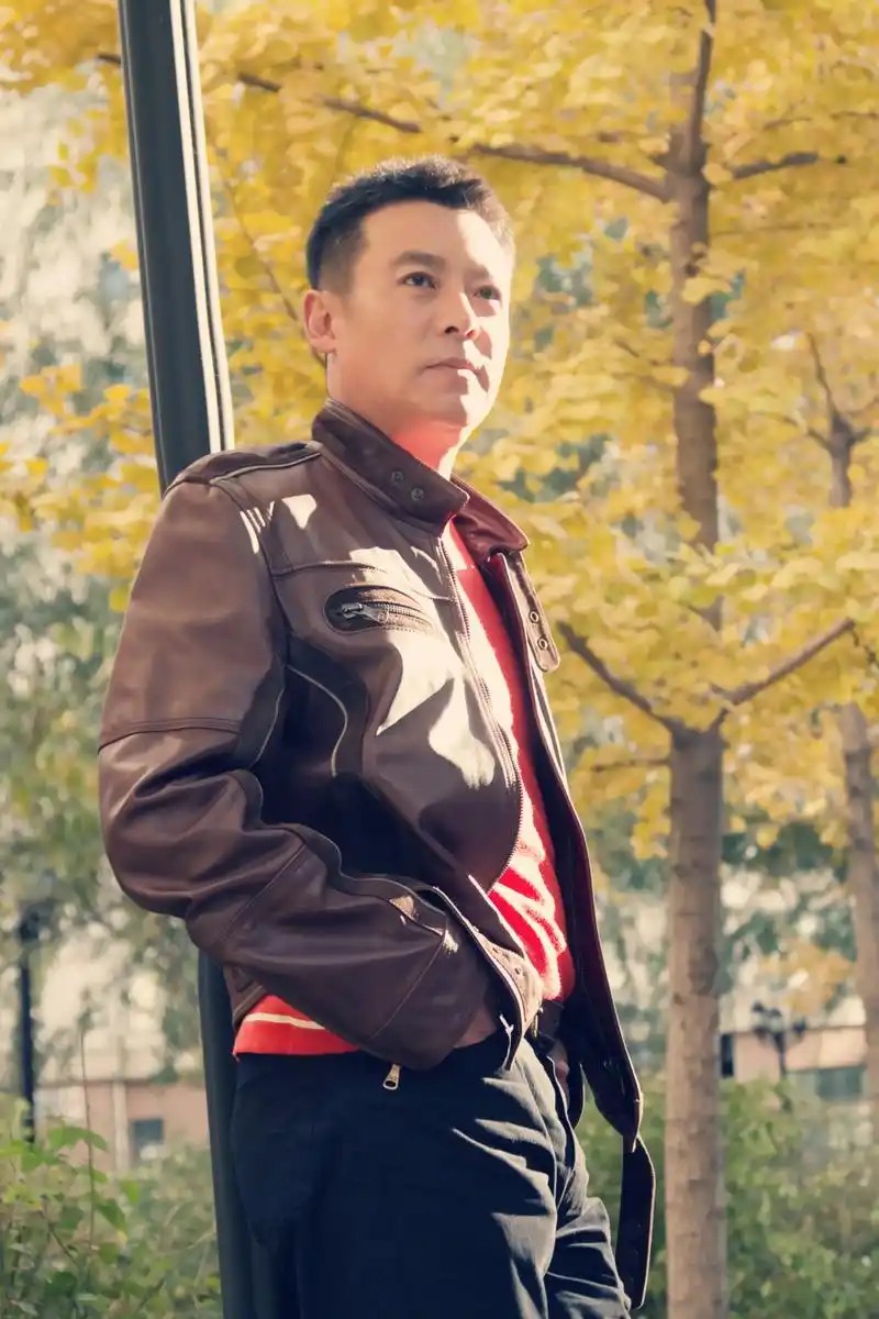 佟凡冬日明媚写真