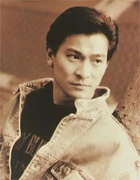 刘德华莫斯科行动复古造型