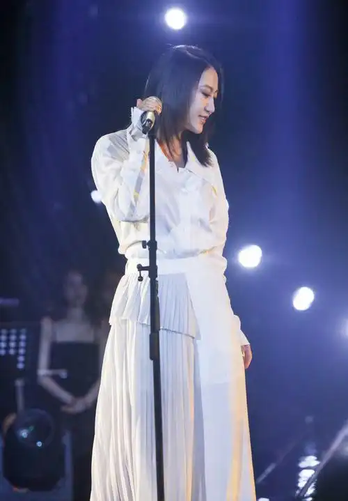 陈粒歌手2019性感图片