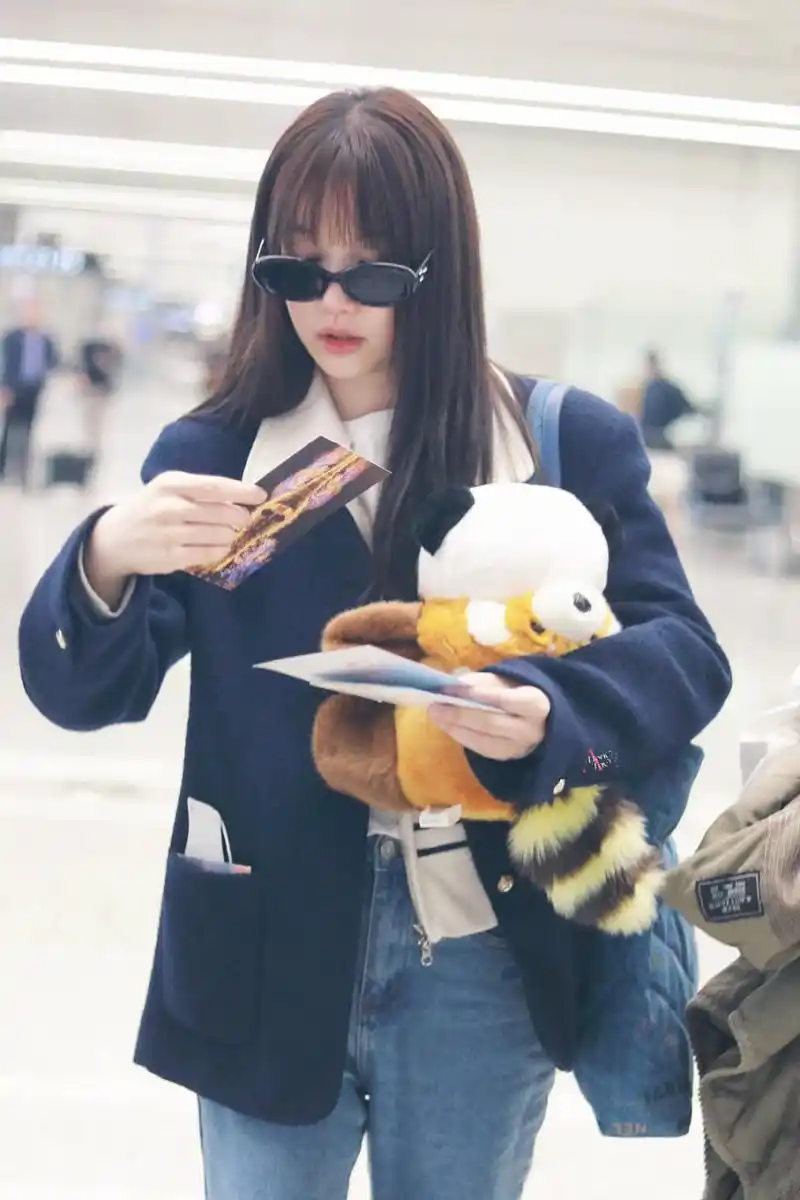 啊啊啊啊啊徐梦洁上一次齐刘海是好久之前了,太好了,终于又看到齐刘海