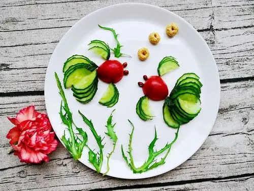 黄瓜摆盘的做法