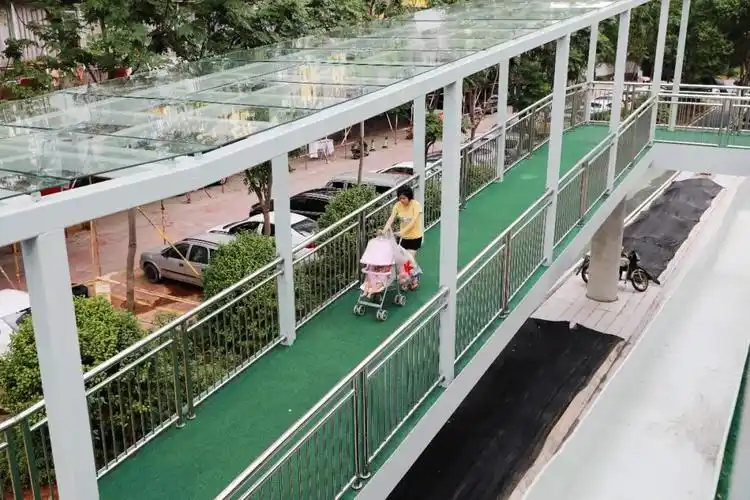 最新星沙大道人行天桥开放通行啦系长沙县最长天桥