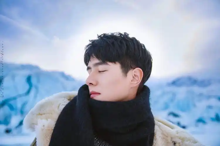 "——王一博《无感》 cr微博