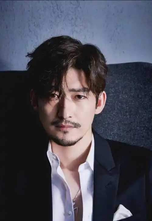 有胡子vs无胡子的男明星,哪一个才是你的菜_李现_感觉_哥哥