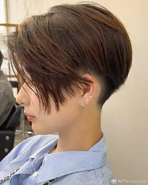 当下最火女发来了,两侧掏空推后脖短发,喜欢别错过|发型|短发|理发师