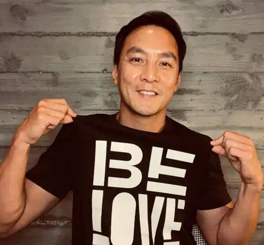 原创吴彦祖15年前传奇合照罕曝光身旁3人全是天王级男神