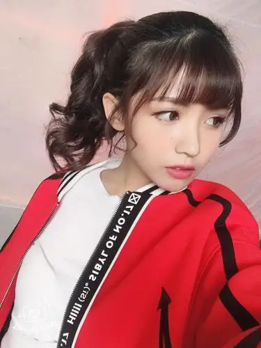 壁纸 赖美云 小七