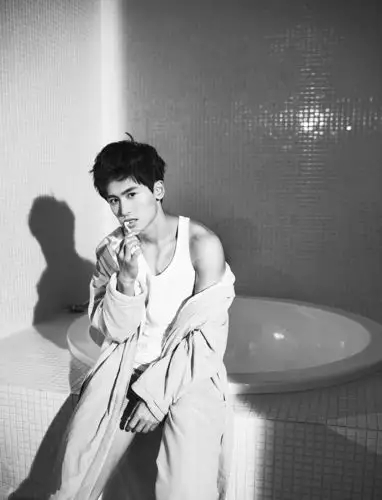 张哲瀚图片半裸性感荷尔蒙爆棚