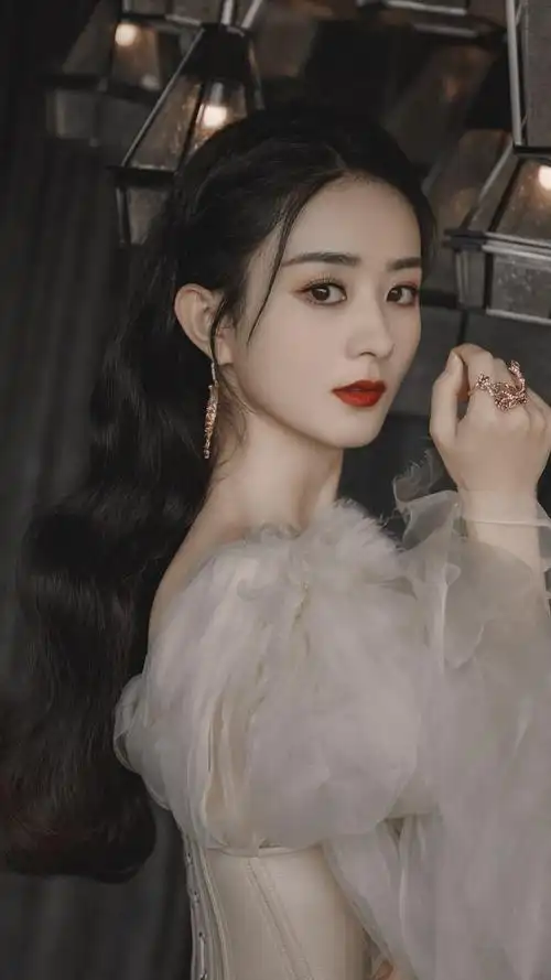 女星赵丽颖:一个中专生,十年后荣登福布斯,她凭什么?