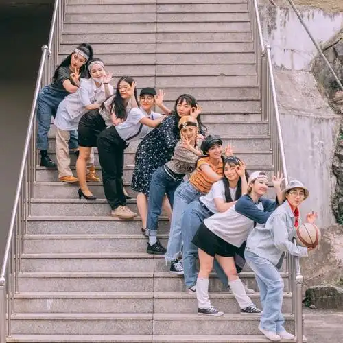 闺蜜合照怎么拍:这些闺蜜拍照姿势学起来