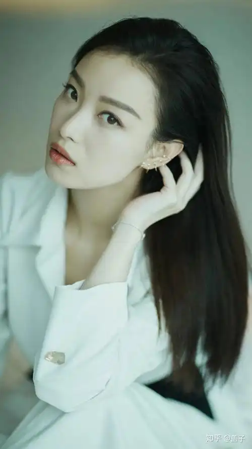 有哪些可以用来做壁纸的女明星照片? - 知乎