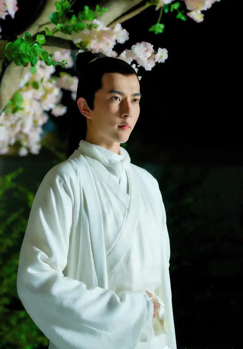 于朦胧真的很适合拍古装剧,看这些剧照就知道了
