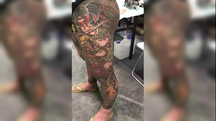 日本武士纹身全身上下都是纹身一点缝隙都没有
