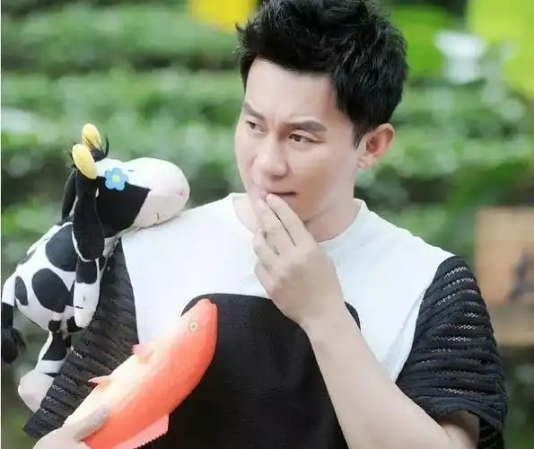 《跑男》十年,节目还红,但李晨怎么不红了_腾讯新闻