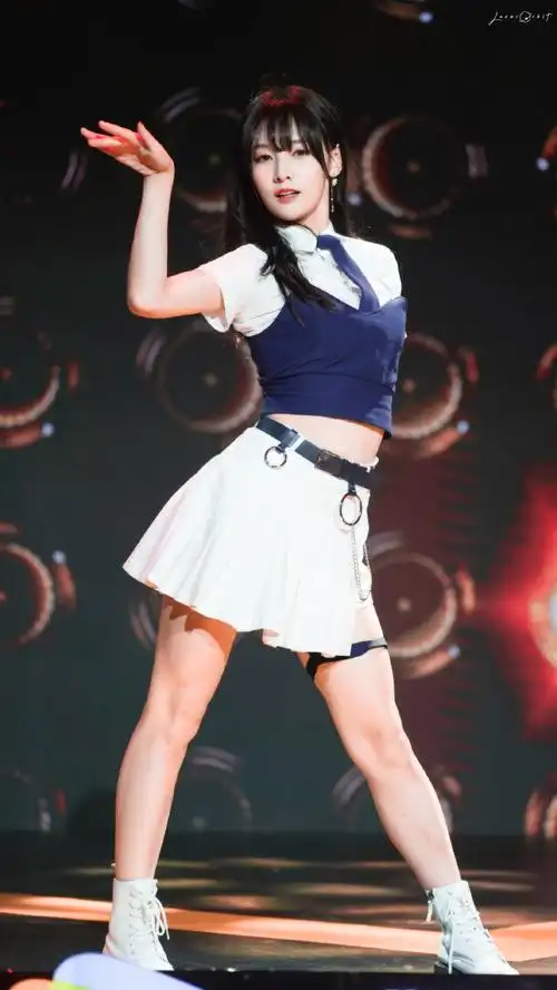 赵粤黑长直##赵粤的目标是中心位