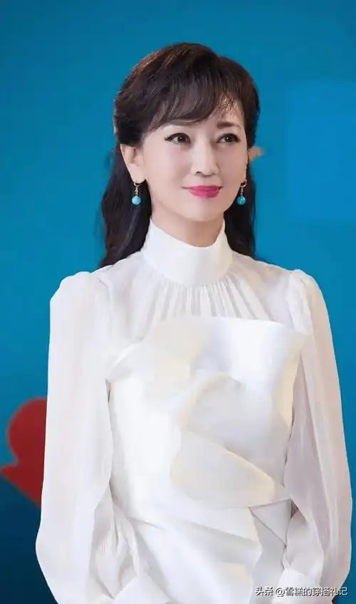 68岁赵雅芝的"减龄秘诀",每一点都值得你参考_女性_阶段_气质