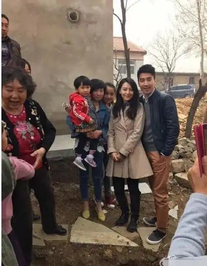 高圆圆和赵又廷回老家唐山高圆圆和赵又廷回老家