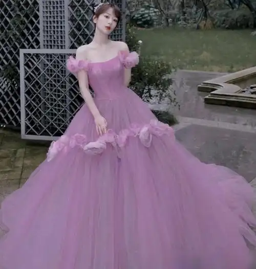 杨紫美出新高度活动镜头下颜值能打就连身材也大变样