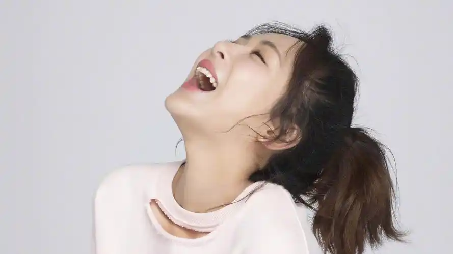 美女小花旦杨紫可爱耍宝写真壁纸