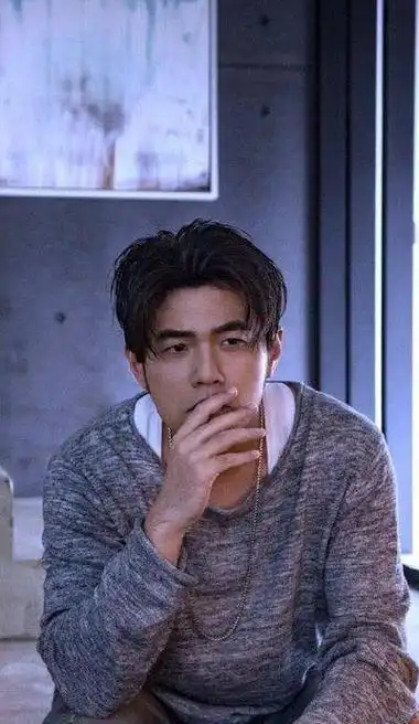 45岁的周杰伦被繁华遮住了双眼如今的他早已走上了另一条道路