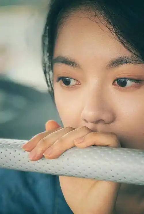 原创00后都拼演技了,85花还在搞流量_张子枫_电影_电视剧