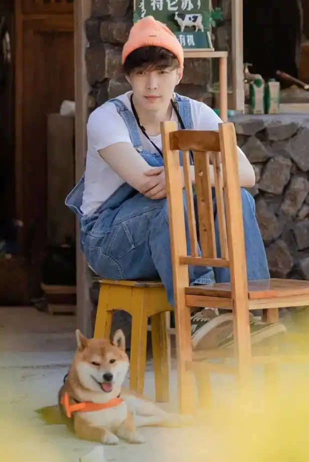 张艺兴向往的生活6掌勺晚餐喜提张哥称号