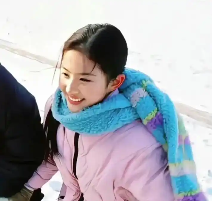 治愈系笑容 #情侣头像 #爱情 #头像 和爱的人一起躲春  - 抖音