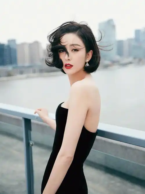 短发发型2021年最新款女图片 2023年最流行发型女士短发-千百号