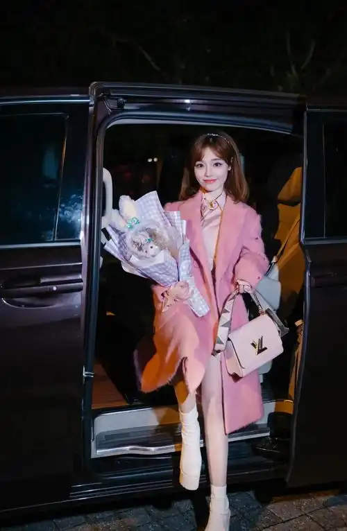 野蜂蜜之美:贵州布依族女歌手黄霄云简介 | 人物集