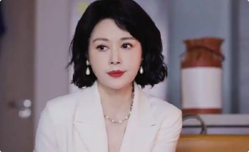 中年韵味十足,《承欢记》这位女配出场就惊艳众人_邓英_何赛飞_观众