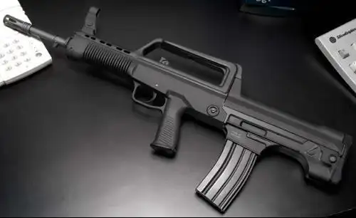 解放军驻港部队:八一军旗永远守护香港,祝愿香港的明天更美好