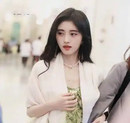 鞠婧祎创4路透#刚刚登上热搜榜啦,排名第45.