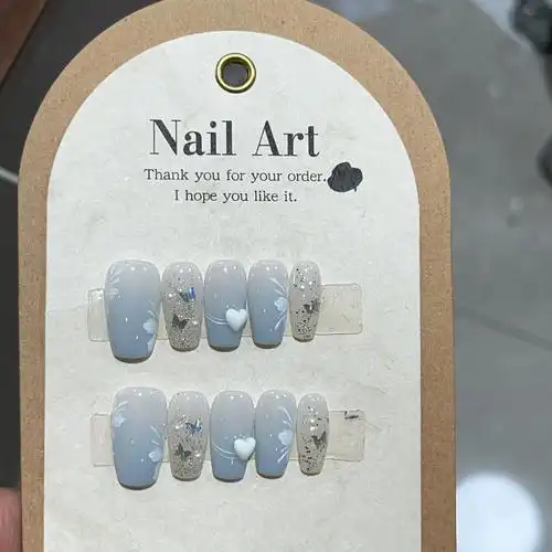 蔚蓝 淡蓝色渐变清新淡雅显白气质纯手工穿戴甲批发可拆卸指甲贴