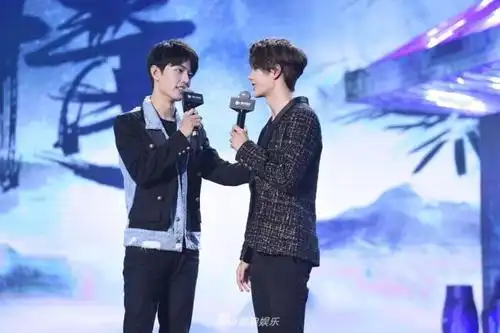 合体综艺首秀!肖战王一博将登《天天》合唱共舞玩对视
