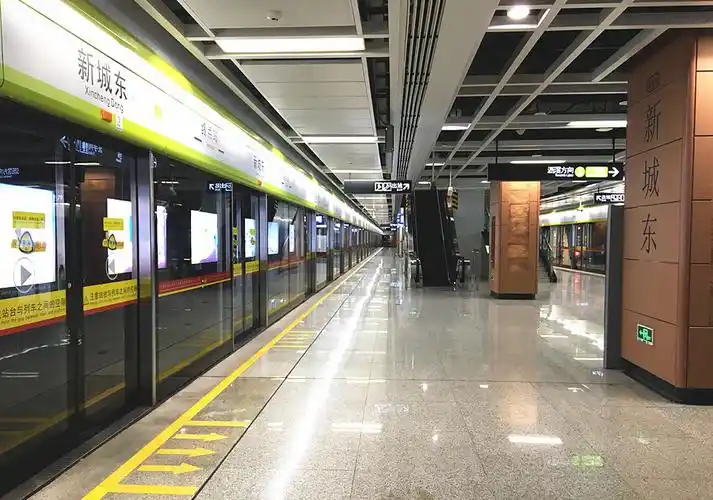 开通时刻,广佛居民十分的热情,都在期待着新地铁,小编也跟着激动起来