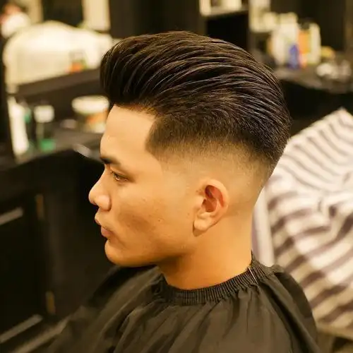 男士大背头发型作为最有男人风范的一种发型,也是所有男士发型当中,我