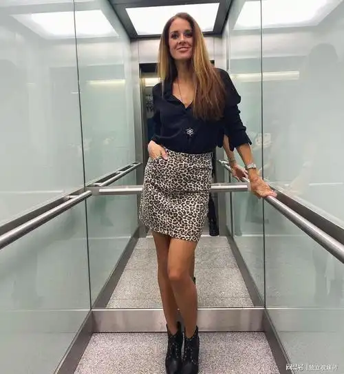 优雅性感的德国美女