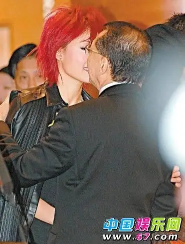 容祖儿和英皇老板杨受成亲密照片曝光