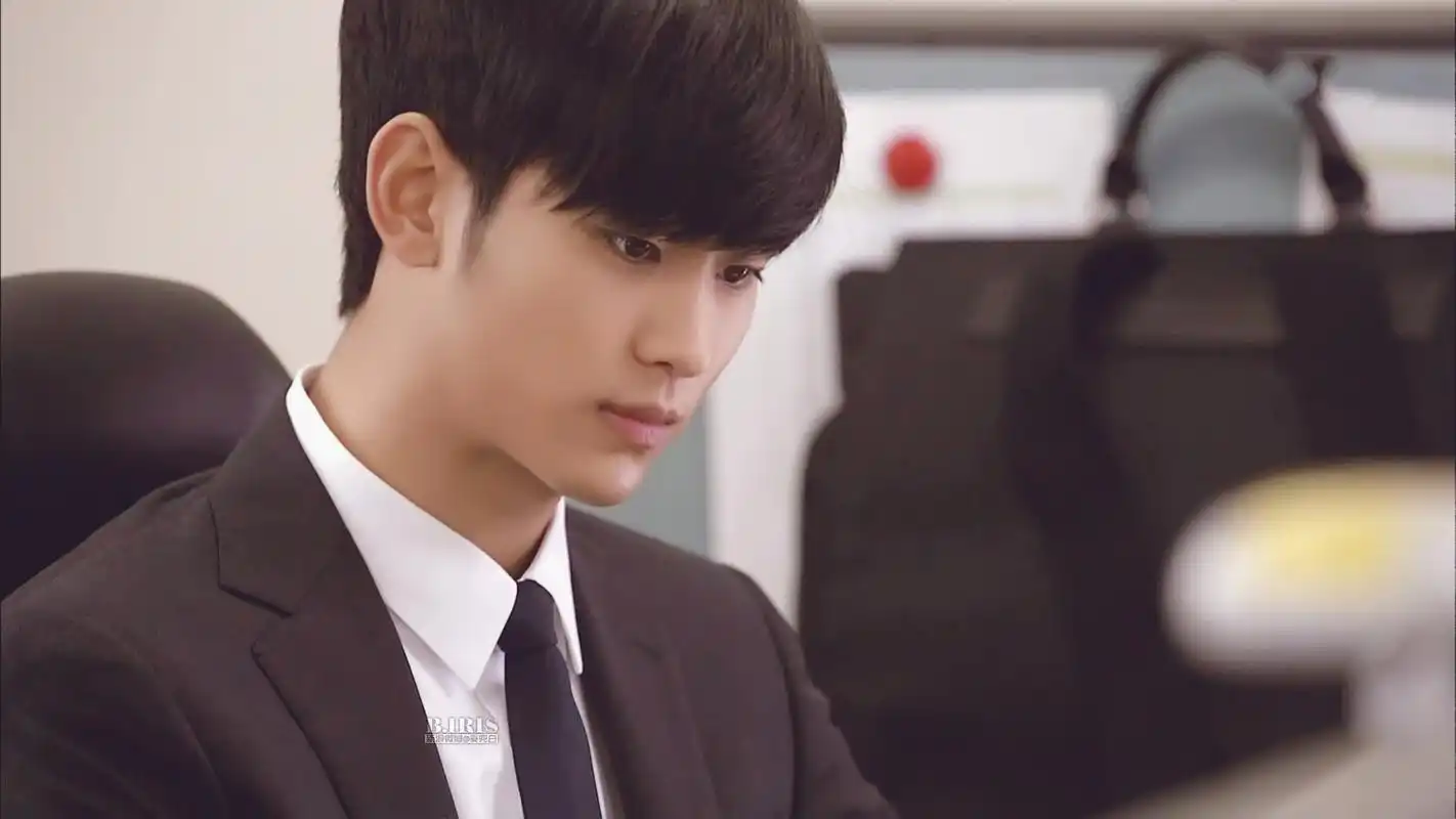 金秀贤 - 堆糖,美图壁纸兴趣社区