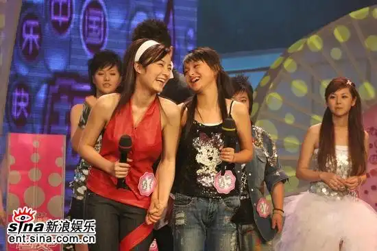 30,湖南卫视现场直播2006快乐中国超级女声成都唱区10进7晋级赛,新浪