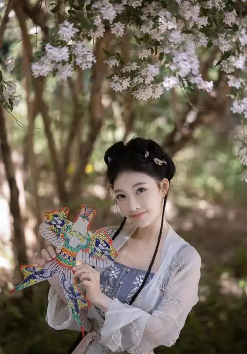 暖暖初夏季,冯提莫汉服造型带你体验不一样的国风美_少女