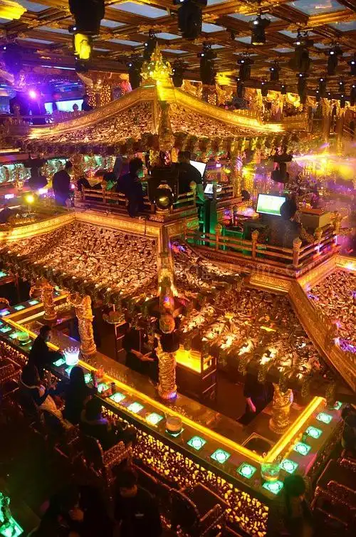 西安天阙酒吧出酒