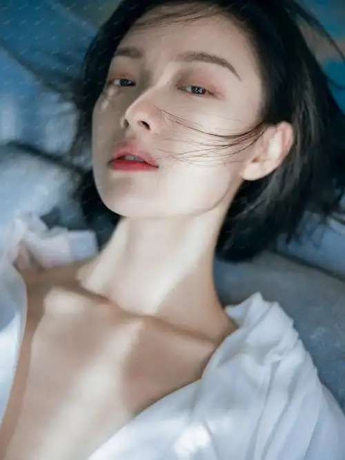 我用风情万种形容倪妮,没人反对吧!