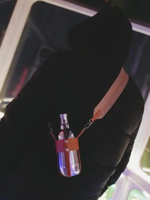 全家人抢着背的水壶易烊千玺同款